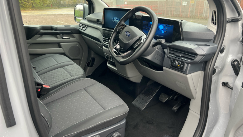 Ford Transit Custom 320 L2 Petrol Fwd 2.5 PHEV 232ps H1 Double Cab Van Limited Auto